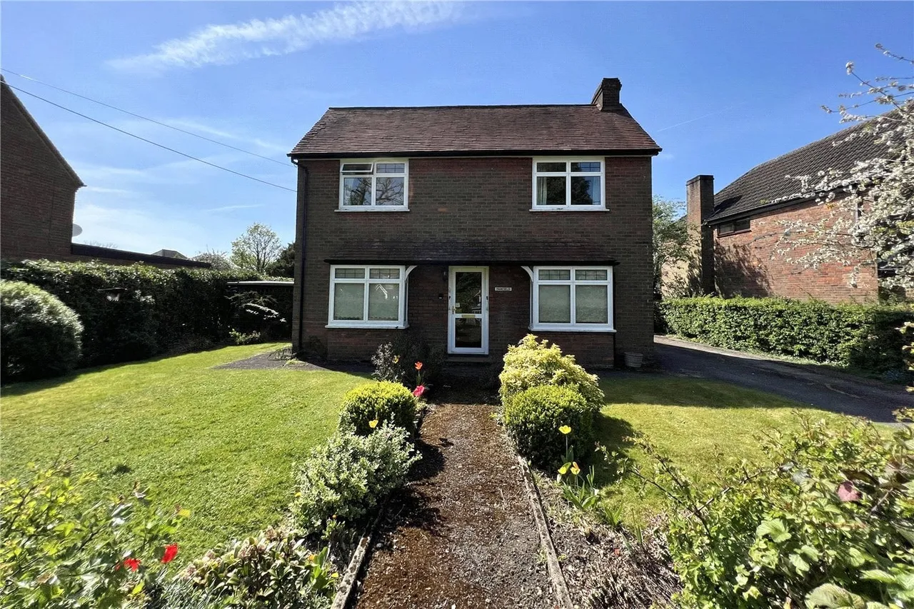 4 bed house for sale — Coleshill Lane, Winchmore Hill, Amersham, Buckinghamshire, HP7