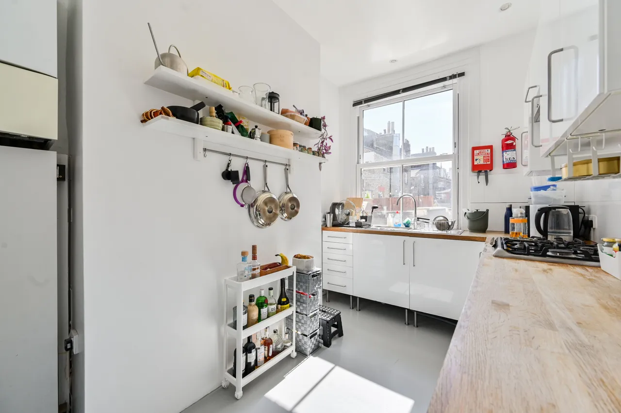Flat 2, 1 Handforth Road, London, photo 5