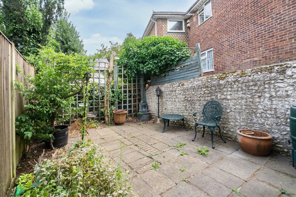 Harrow Road West, Dorking, RH4, photo 3