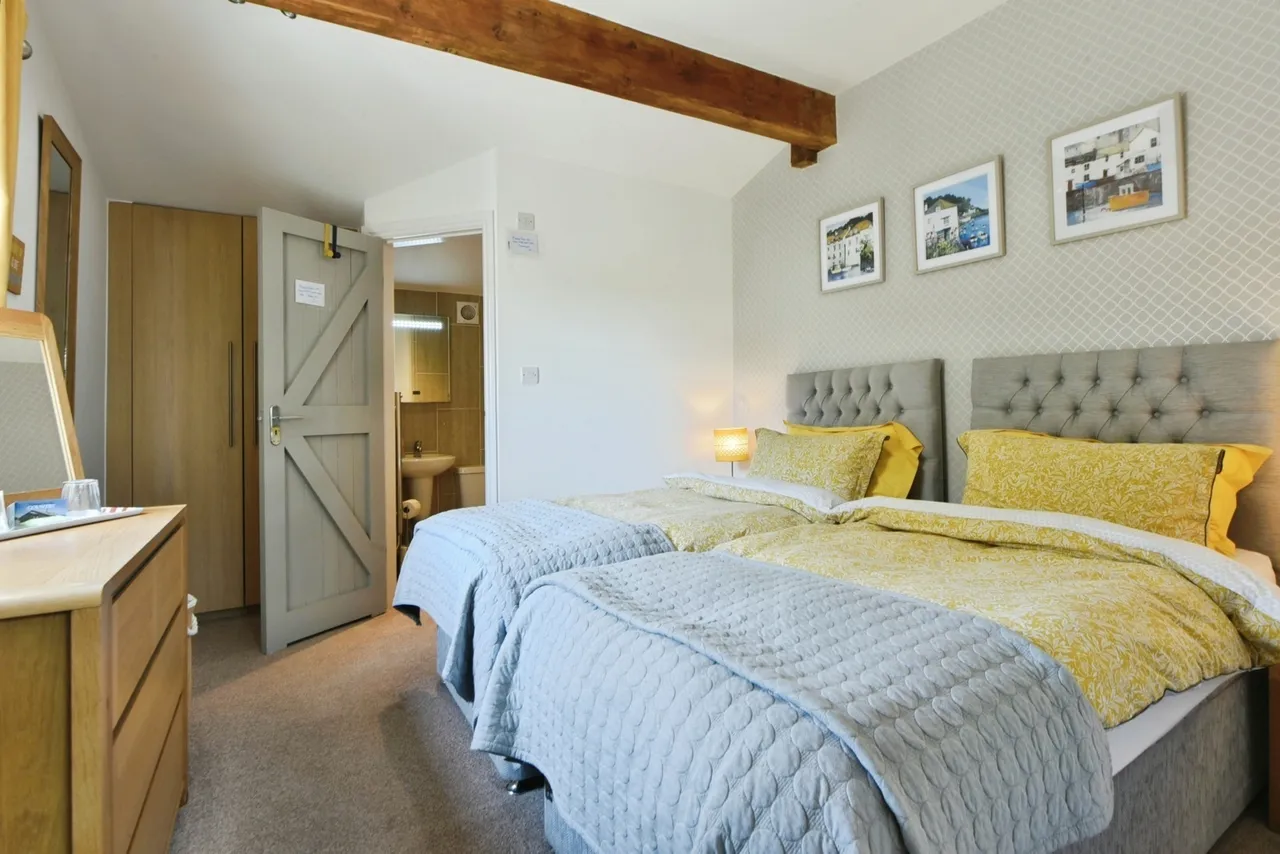 Colne Road, Trawden, BB8, photo 35