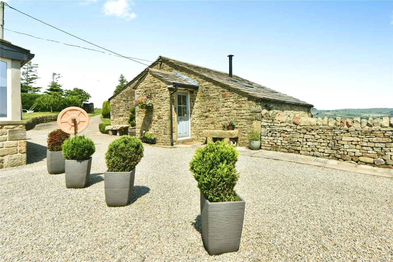 Colne Road, Trawden, BB8, photo 26