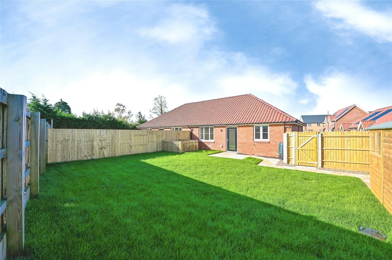Orchard End Close, Outwell, Wisbech, Cambridgeshire, PE14, photo 9
