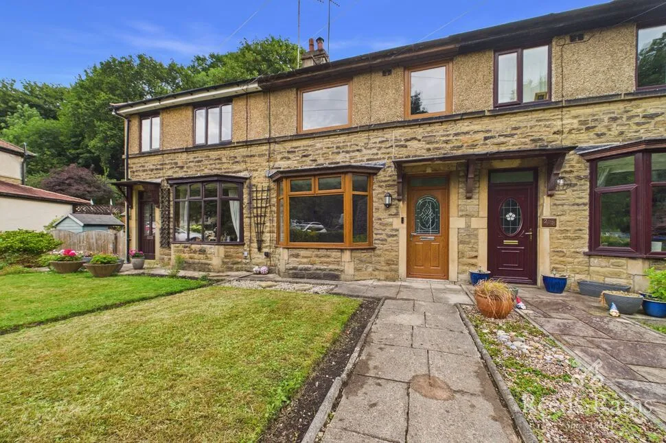 3 bed house for sale — Burnley Road, Todmorden, OL14
