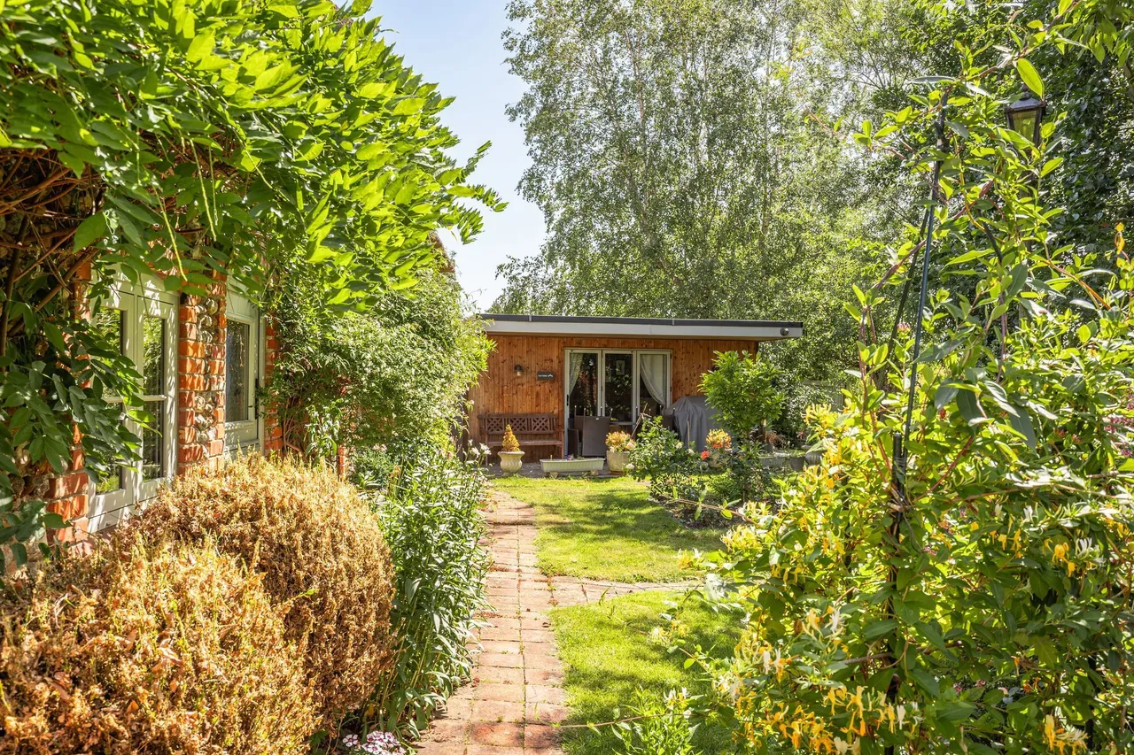 Characterful 5 Bedroom Thornage Home, photo 20