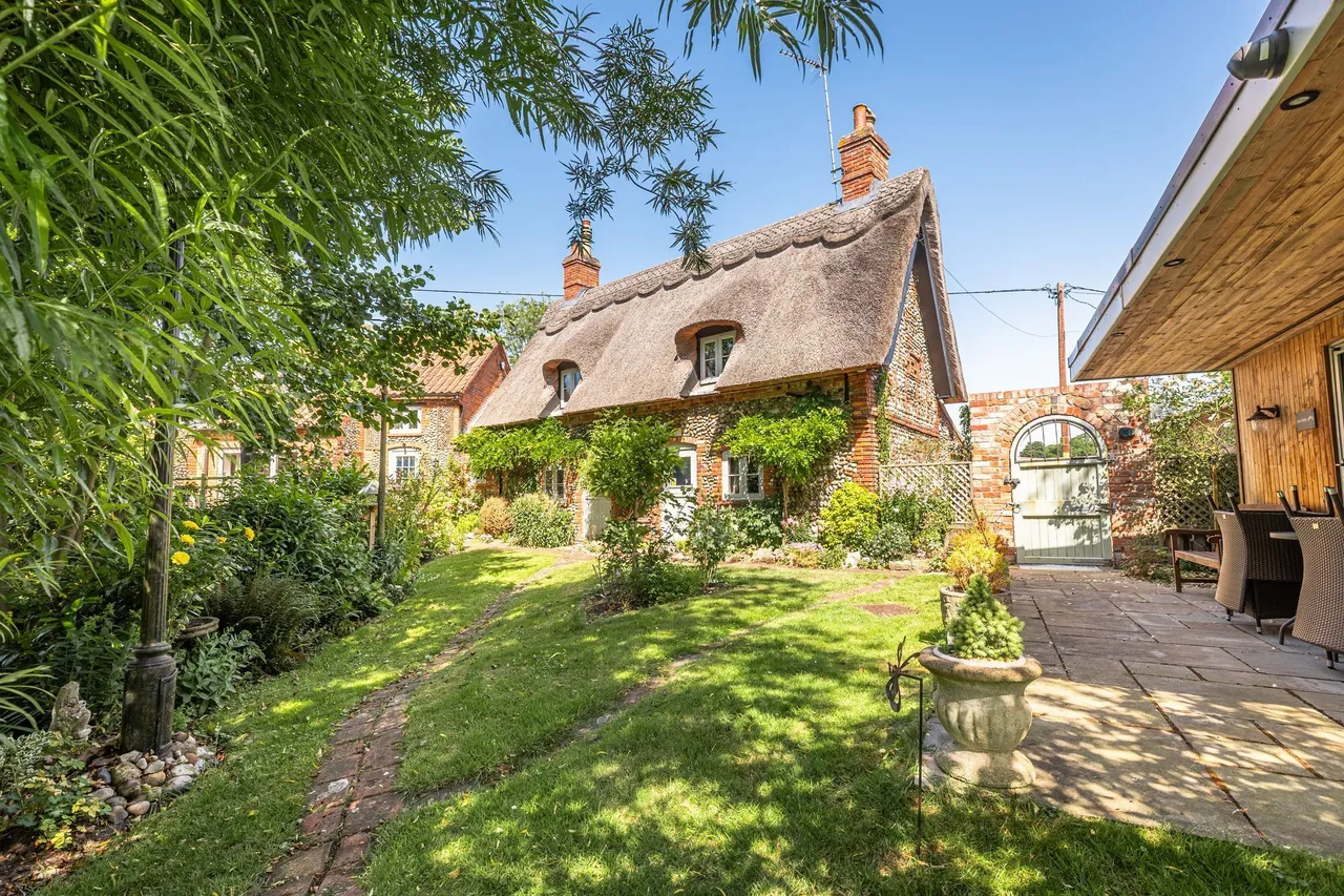 5 bed house for sale, Characterful 5 Bedroom Thornage Home