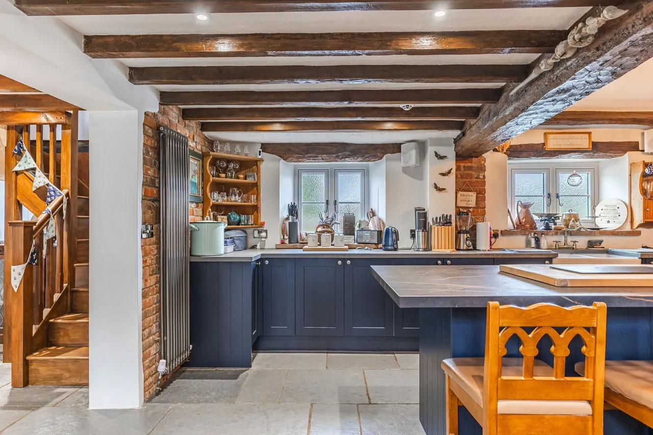 Characterful 5 Bedroom Thornage Home, photo 2