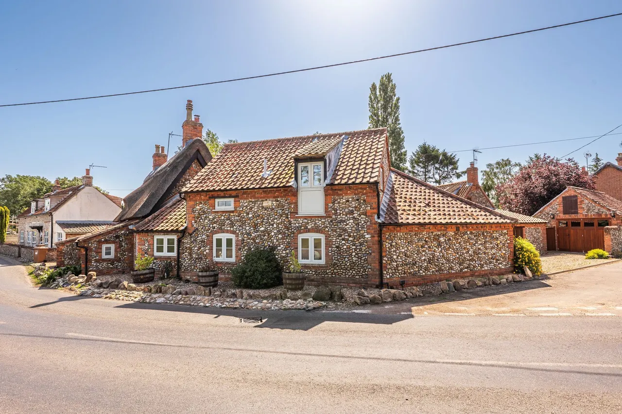 Characterful 5 Bedroom Thornage Home, photo 21
