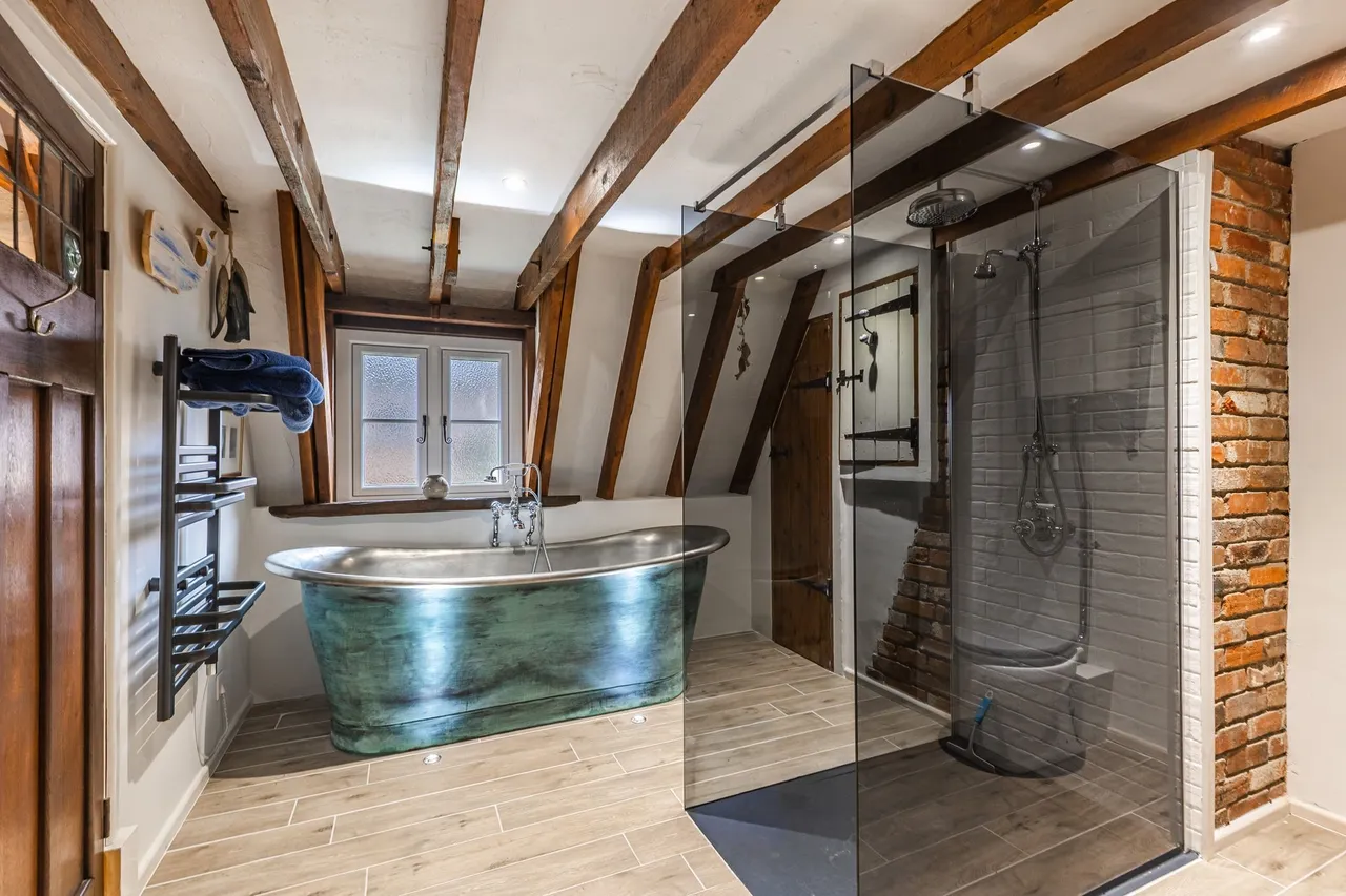 Characterful 5 Bedroom Thornage Home, photo 6