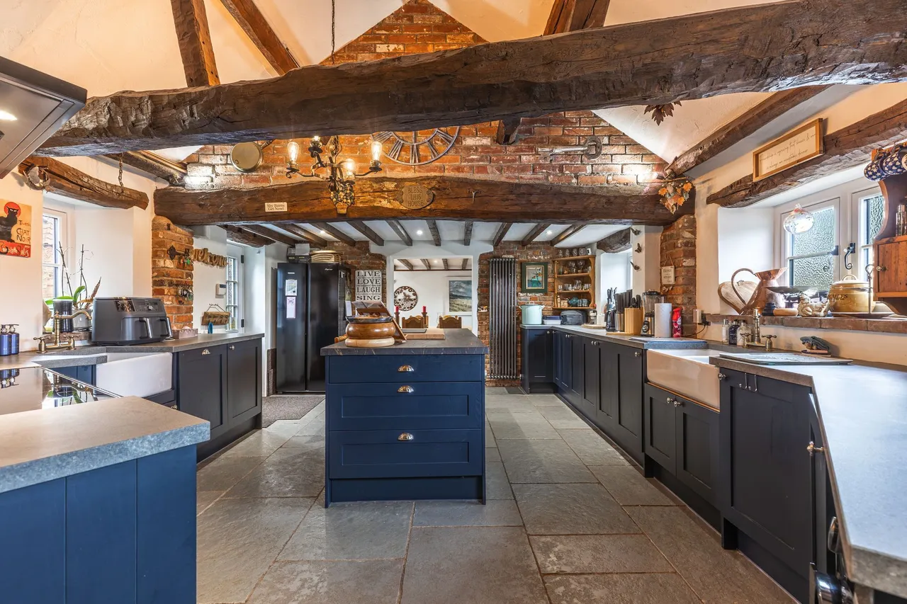 Characterful 5 Bedroom Thornage Home, photo 5