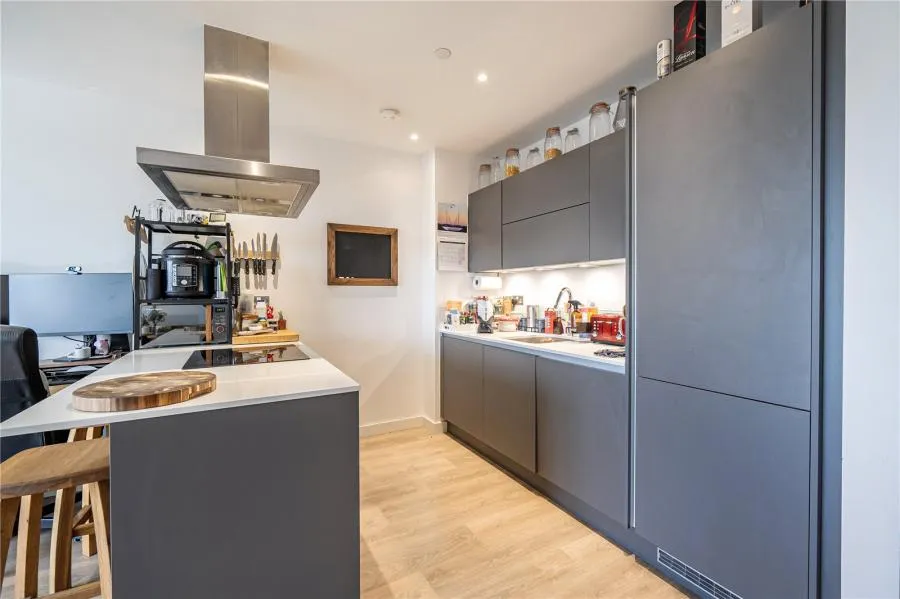 Oldfield Lane North, Greenford, UB6, photo 5