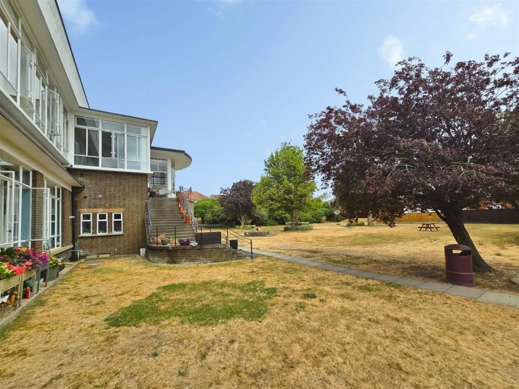 Lime Grove, Rushden, Northants, photo 18