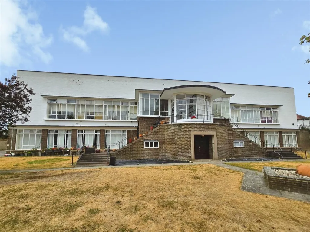 2 bed flat for sale — Lime Grove, Rushden, Northants