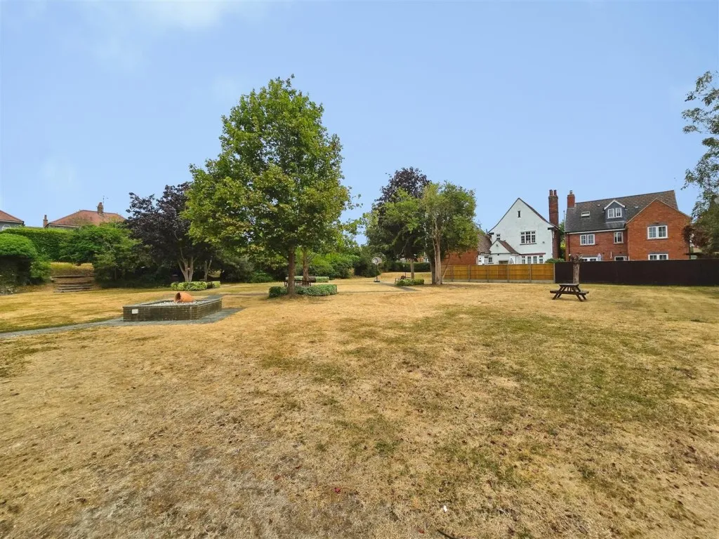 Lime Grove, Rushden, Northants, photo 19