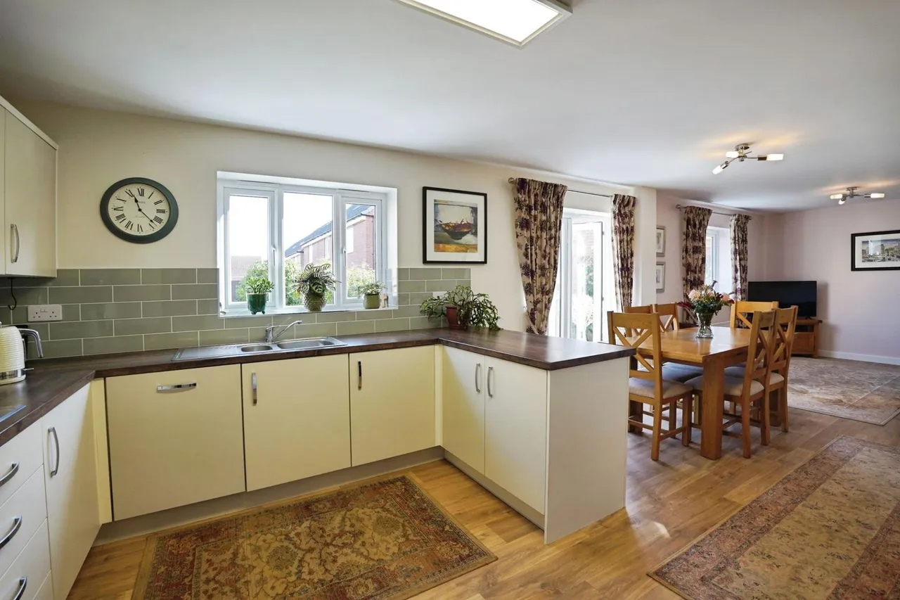 Blue Albion Street, Retford, DN22, photo 4