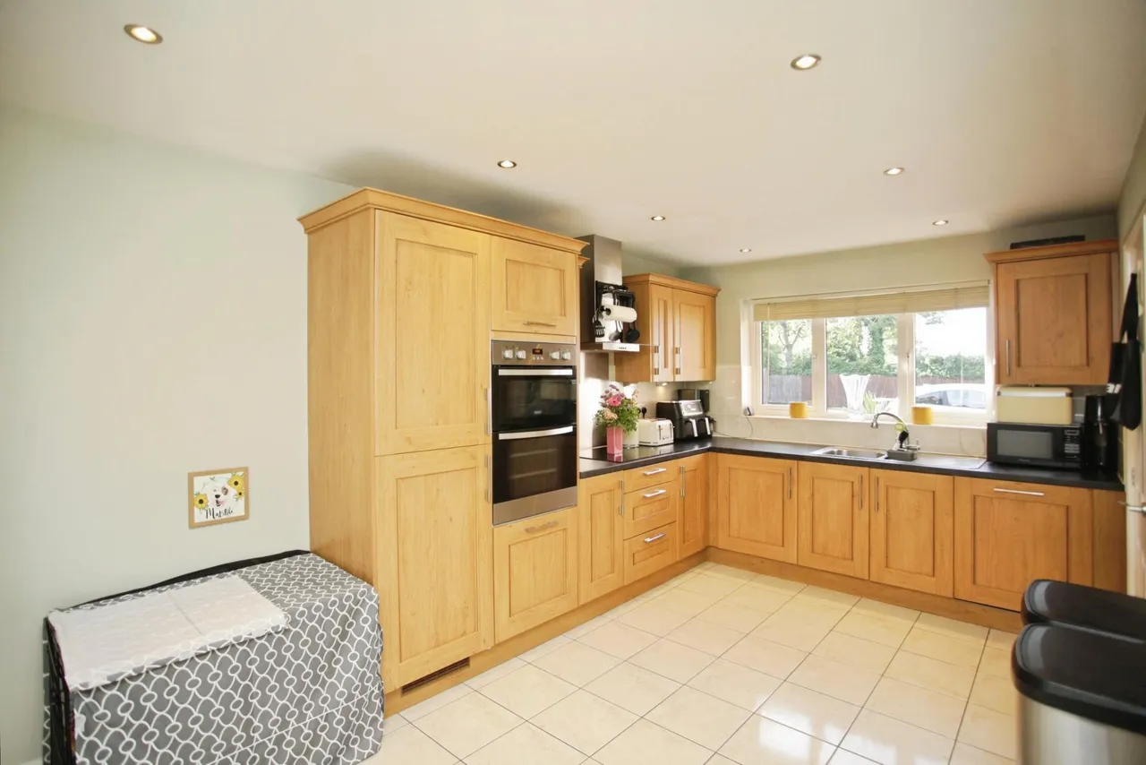 Lionel Close, Nuneaton, CV10, photo 4