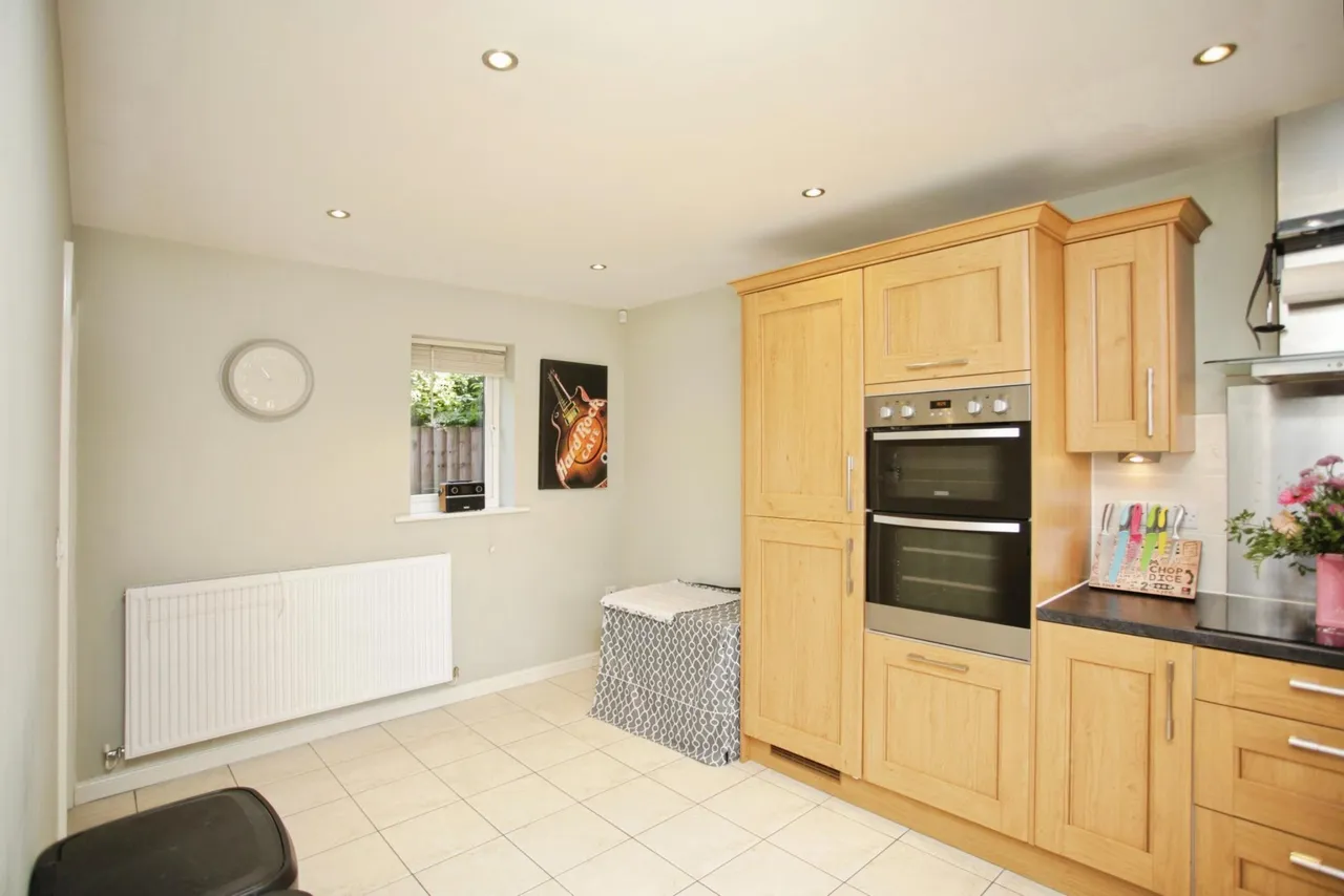 Lionel Close, Nuneaton, CV10, photo 10