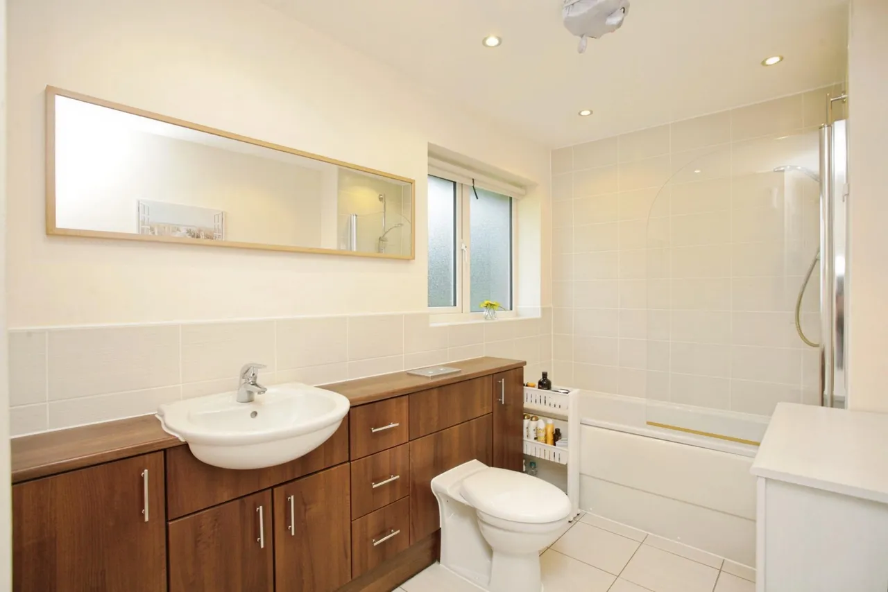 Lionel Close, Nuneaton, CV10, photo 16