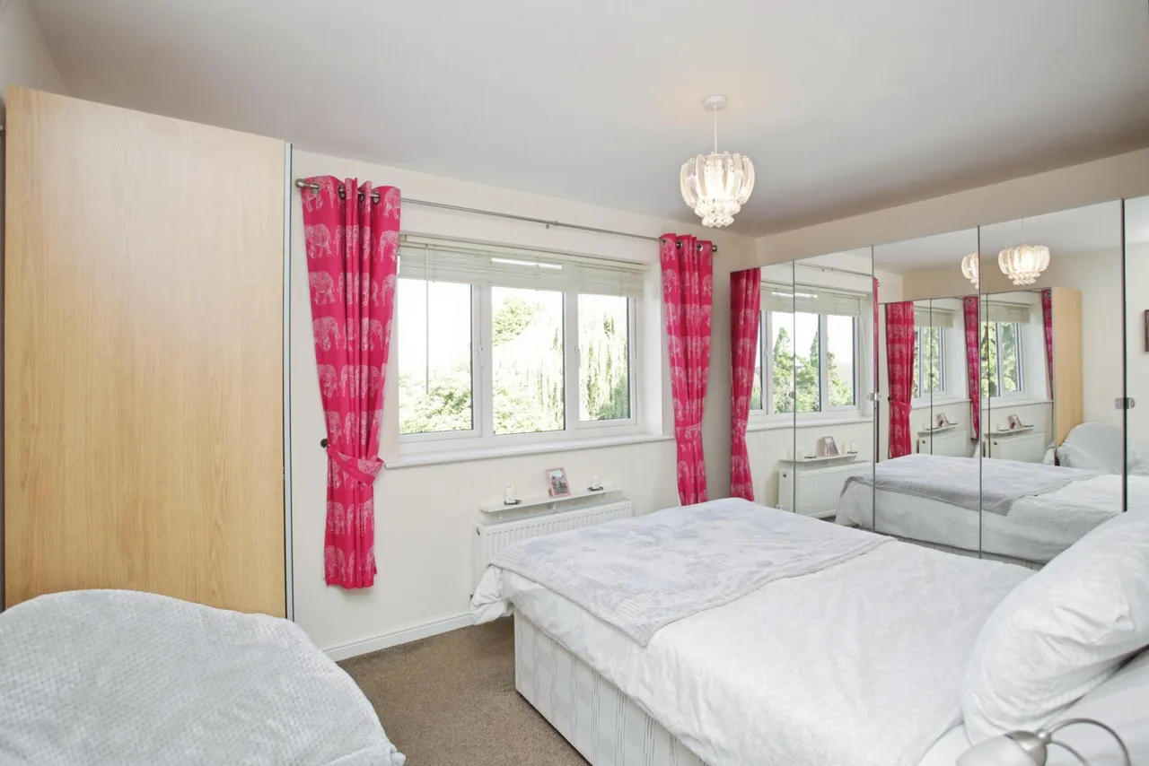 Lionel Close, Nuneaton, CV10, photo 17