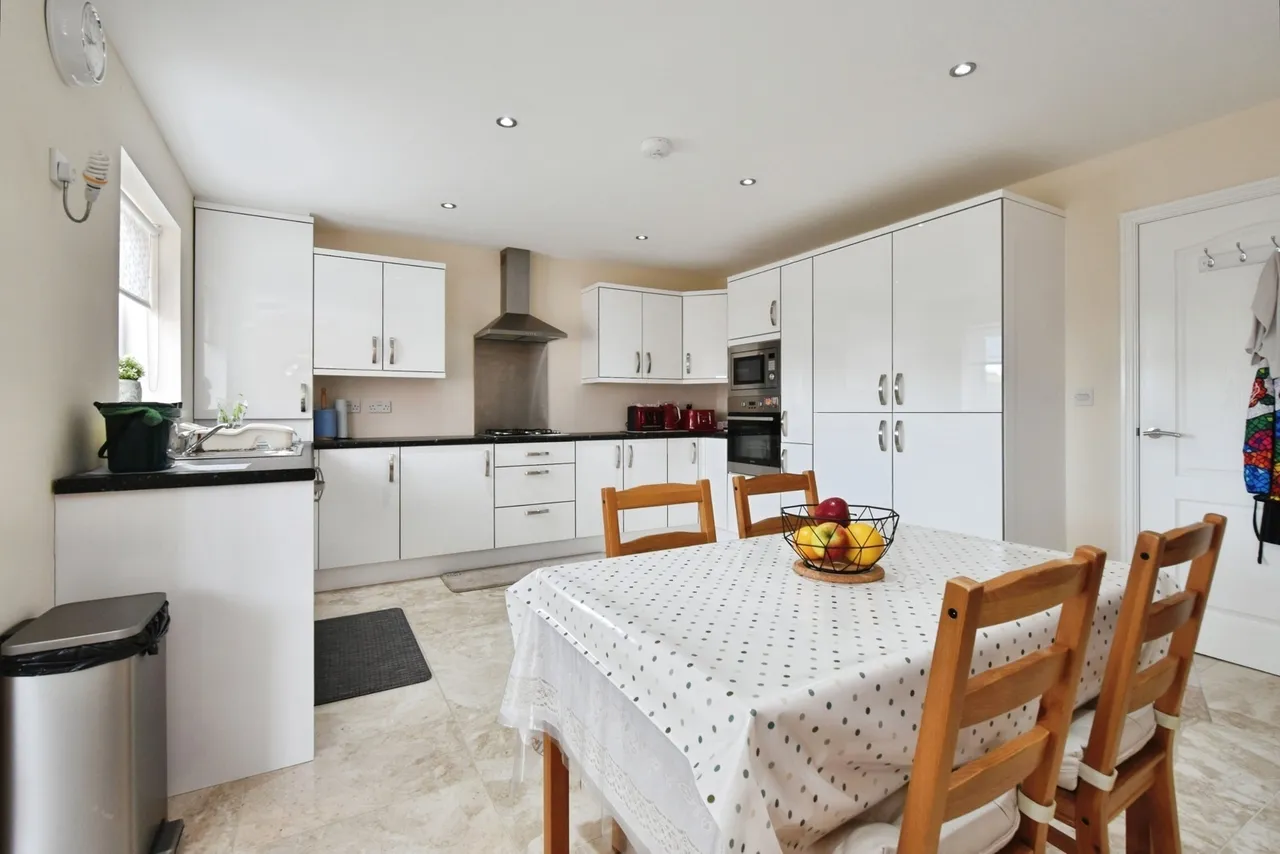 Clos Trehelyg, Ebbw Vale, NP23, photo 9