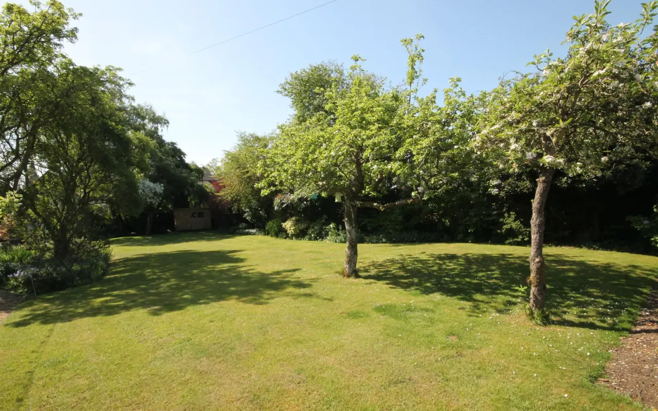 High Street, Harrold, Bedford, photo 19