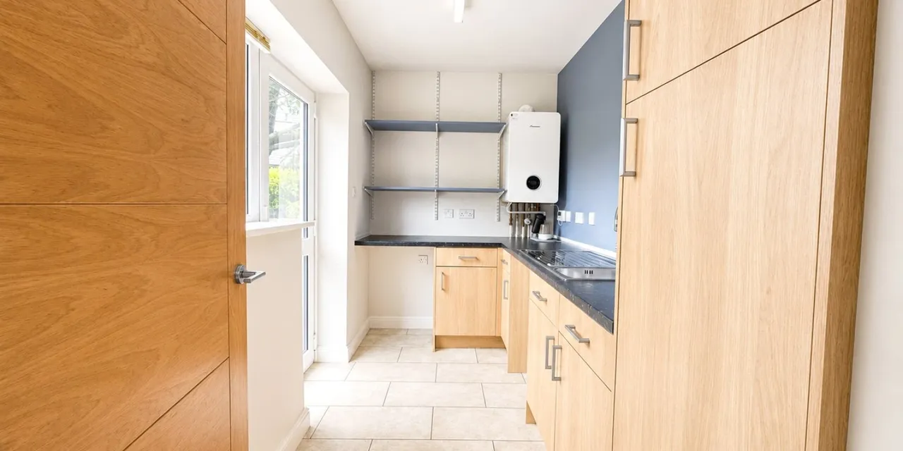 Column Road, Wirral, CH48, photo 12