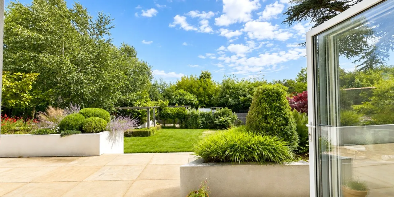 Column Road, Wirral, CH48, photo 9