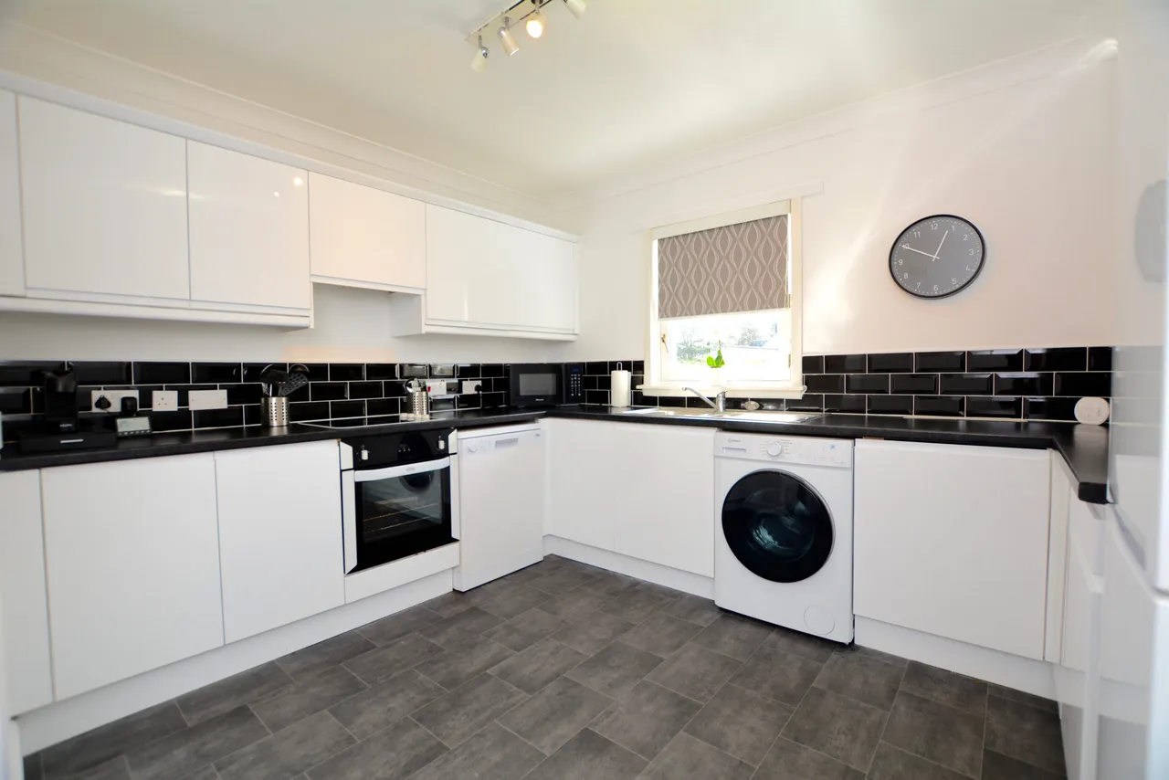 Flat F Victoria Mansions, 4 Victoria Park, Ayr, KA7 2TR, photo 5