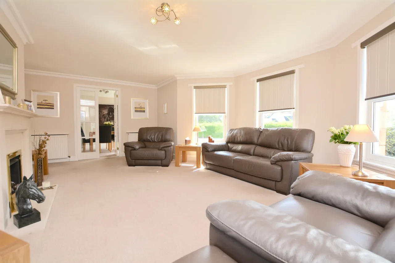 Flat F Victoria Mansions, 4 Victoria Park, Ayr, KA7 2TR, photo 4