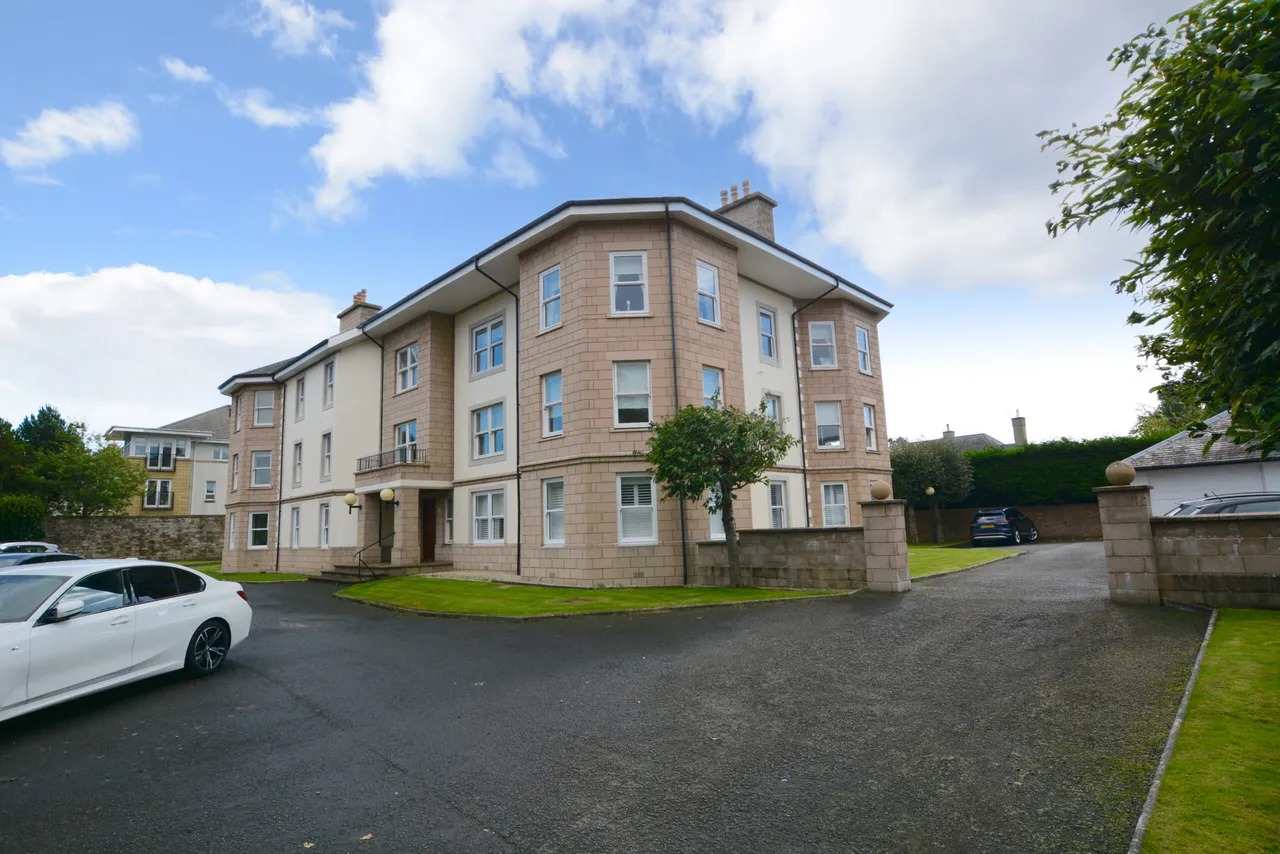 3 bed flat for sale — Flat F Victoria Mansions, 4 Victoria Park, Ayr, KA7 2TR