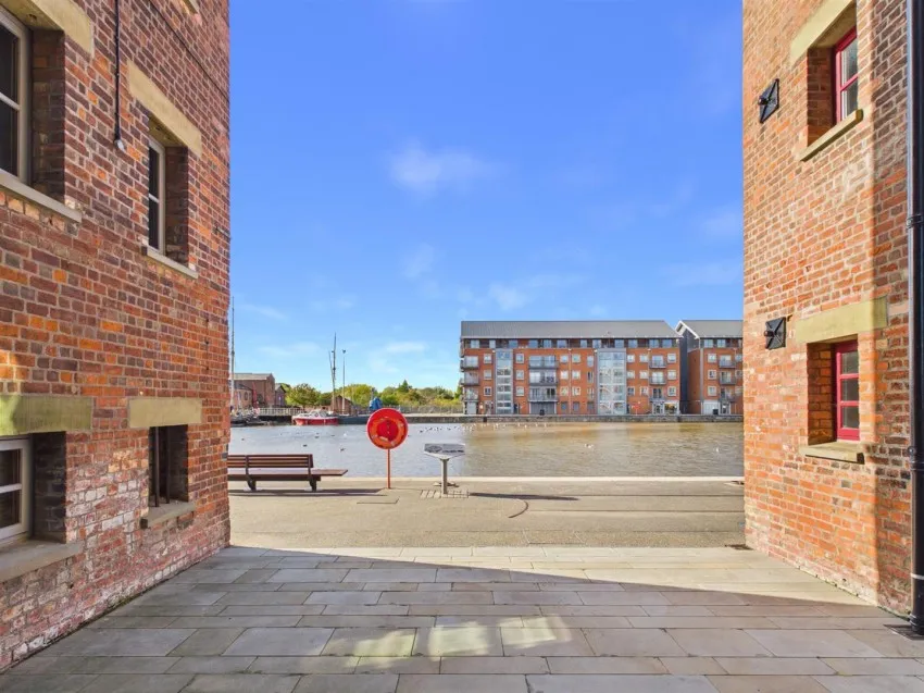 The Docks, Gloucester, photo 14