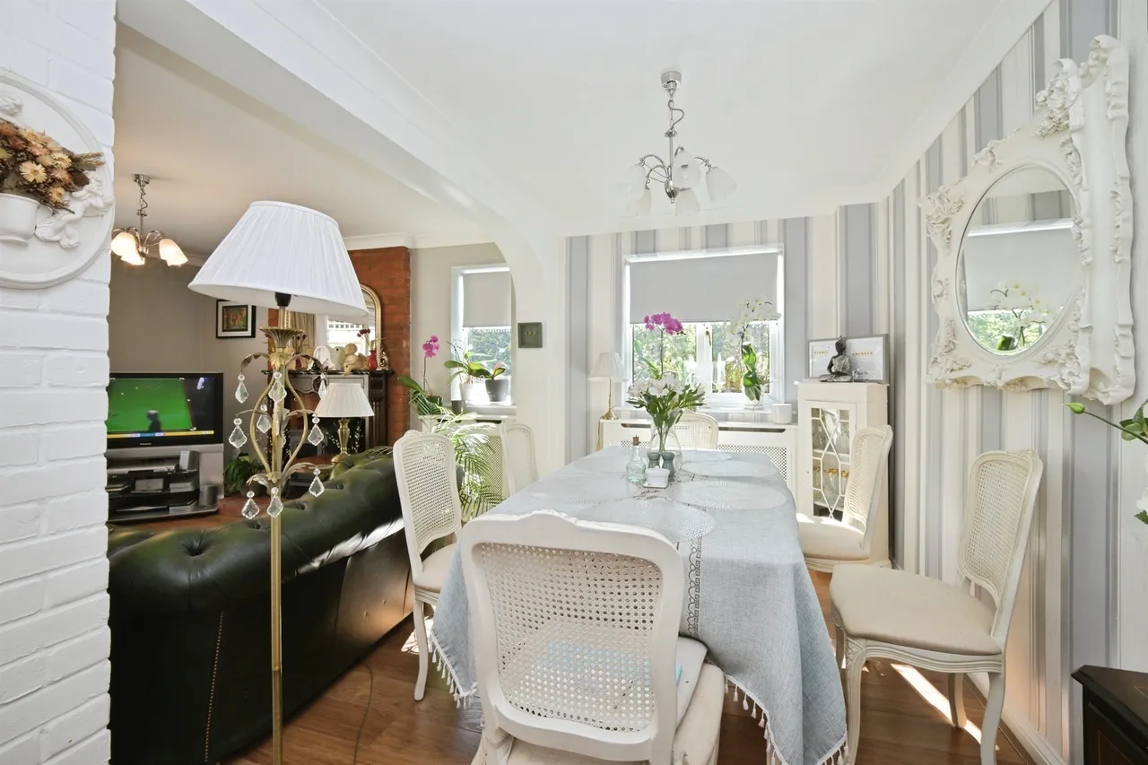 Harlow Road, Roydon, HARLOW, photo 9