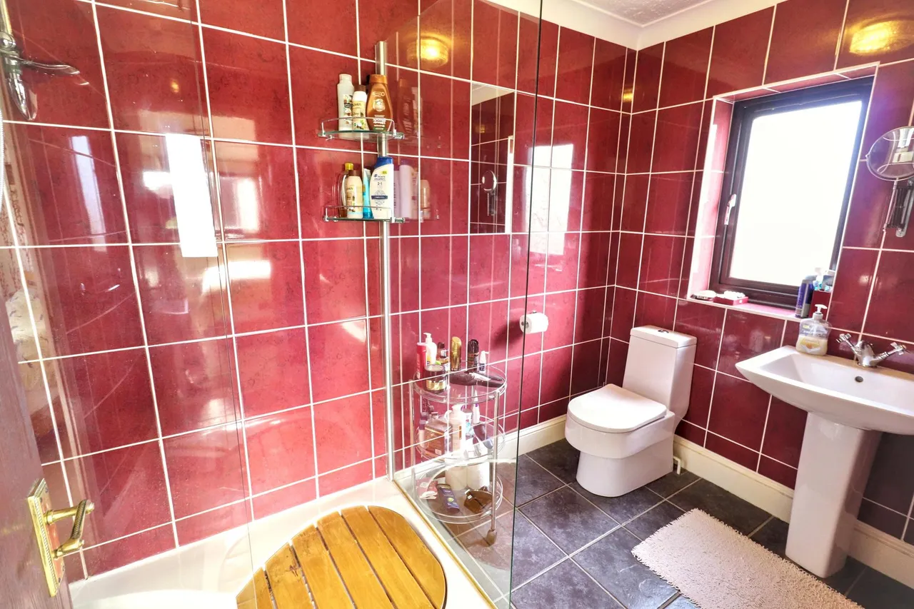 Main Road, Quadring, PE11, photo 9