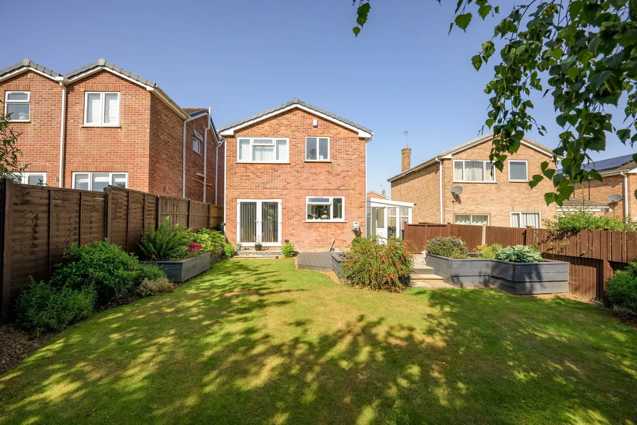 Reedings Close, Barrowby, photo 24