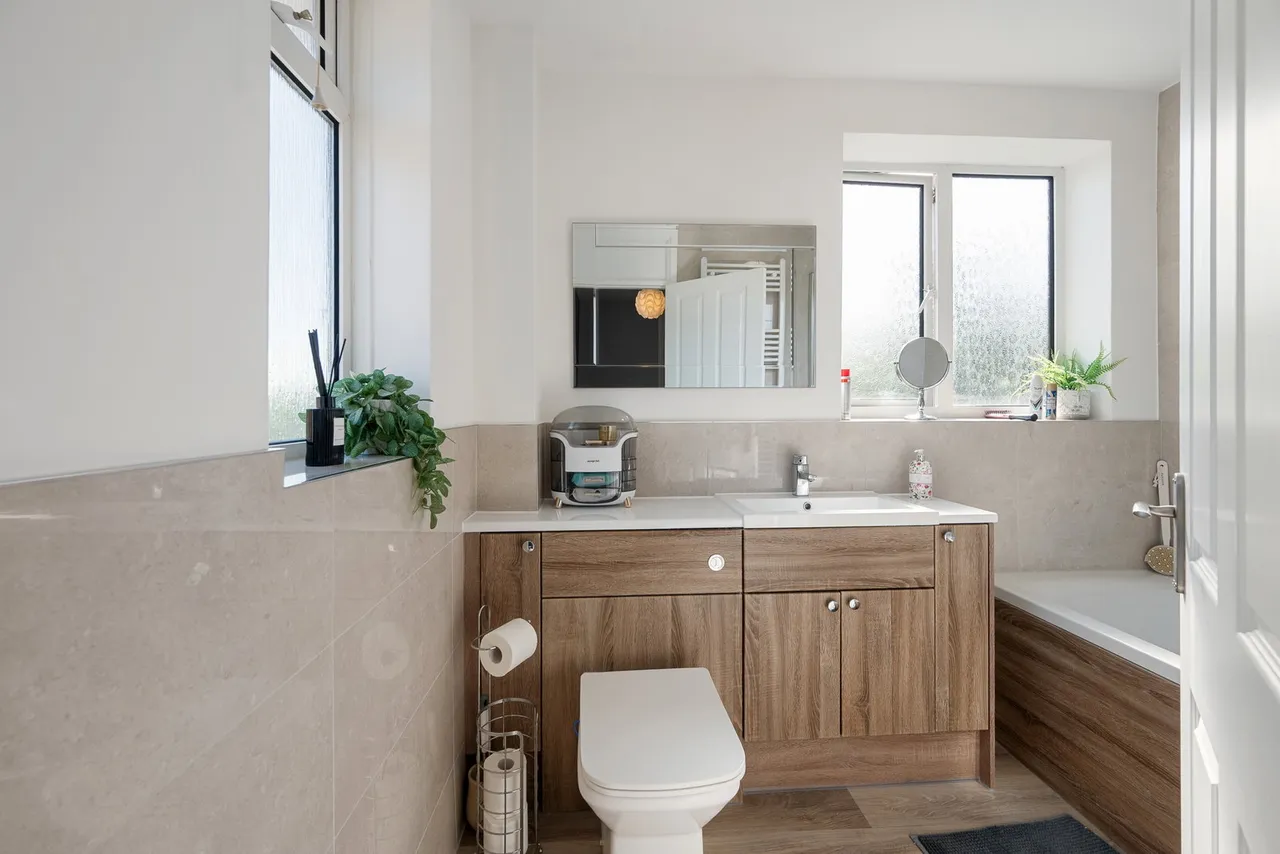 Reedings Close, Barrowby, photo 18