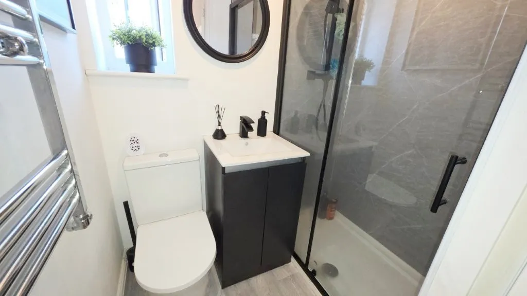 Clough Road, Droylsden, M43, photo 11