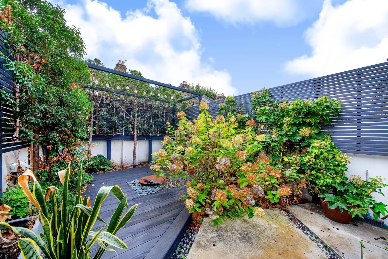 Kingsley Street, London, SW11, photo 6