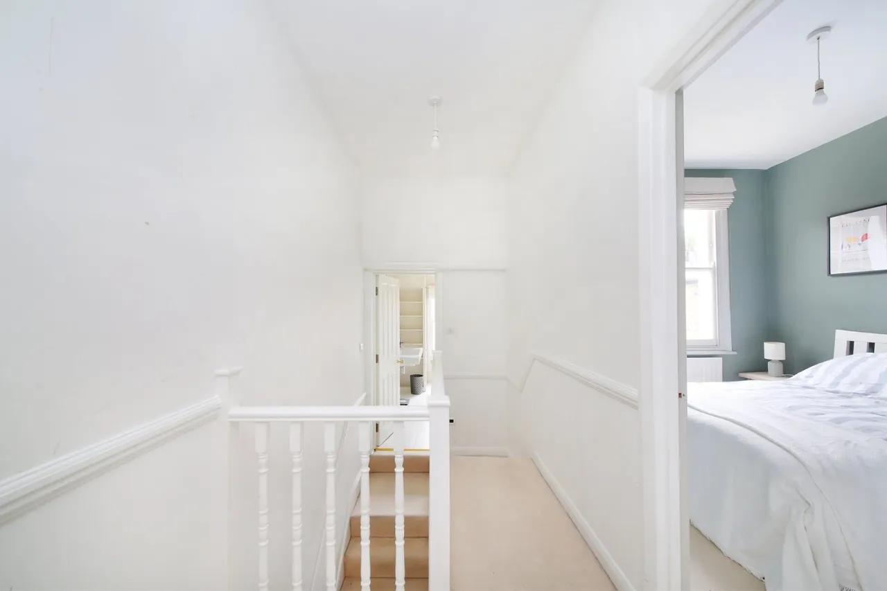 Kingsley Street, London, SW11, photo 12