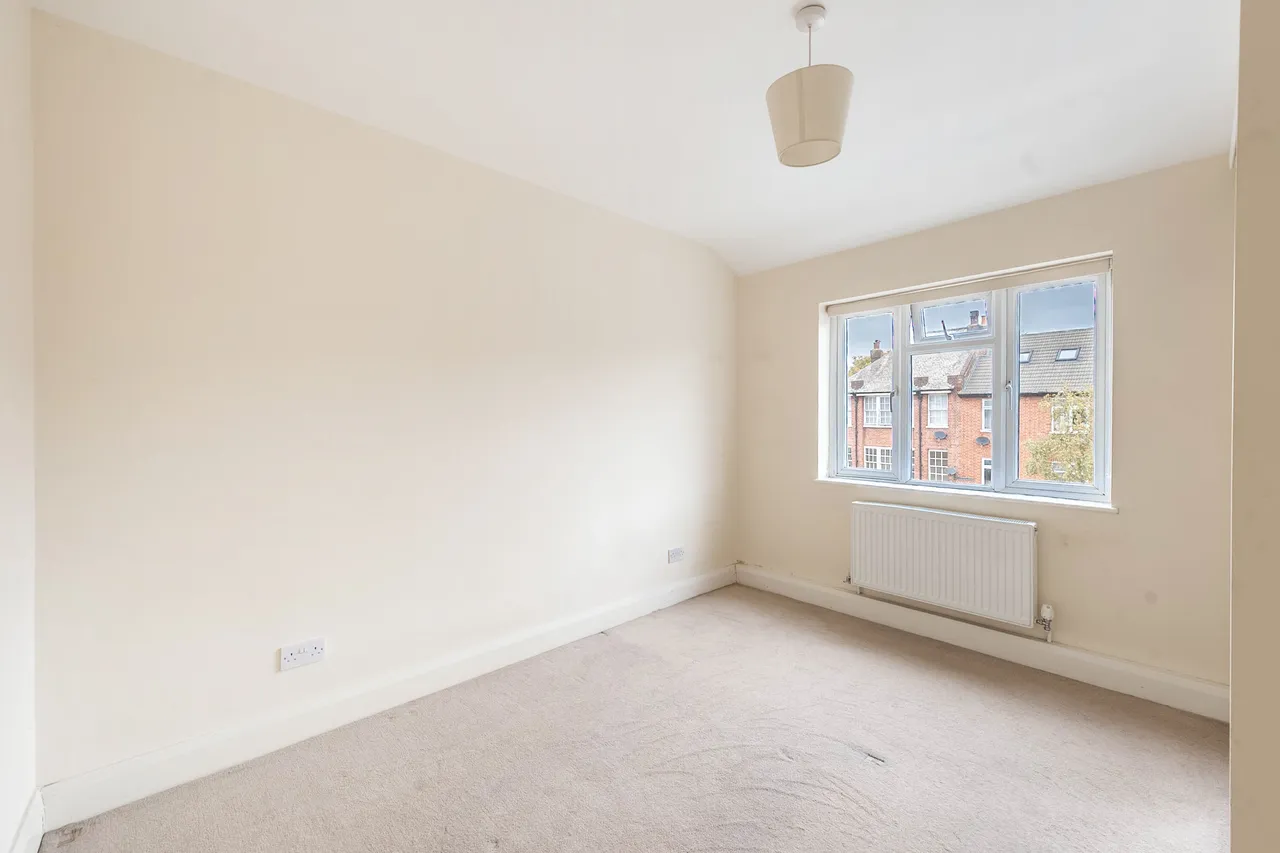 Pinner, HA5, photo 6