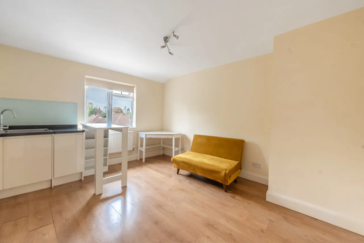 1 bed flat to rent, Pinner, HA5