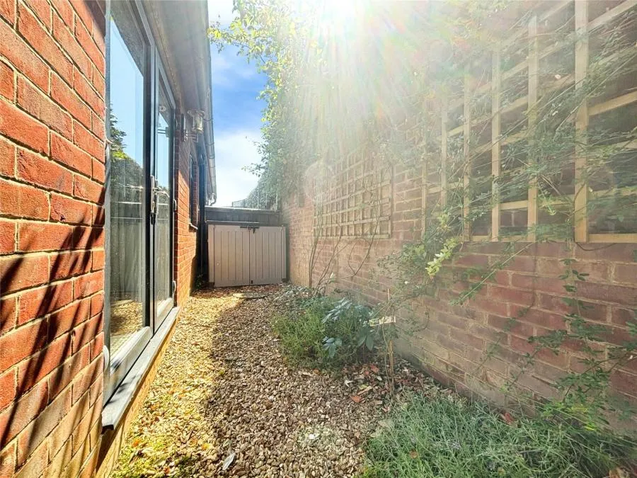 Main Road, Ventnor, PO38, photo 12