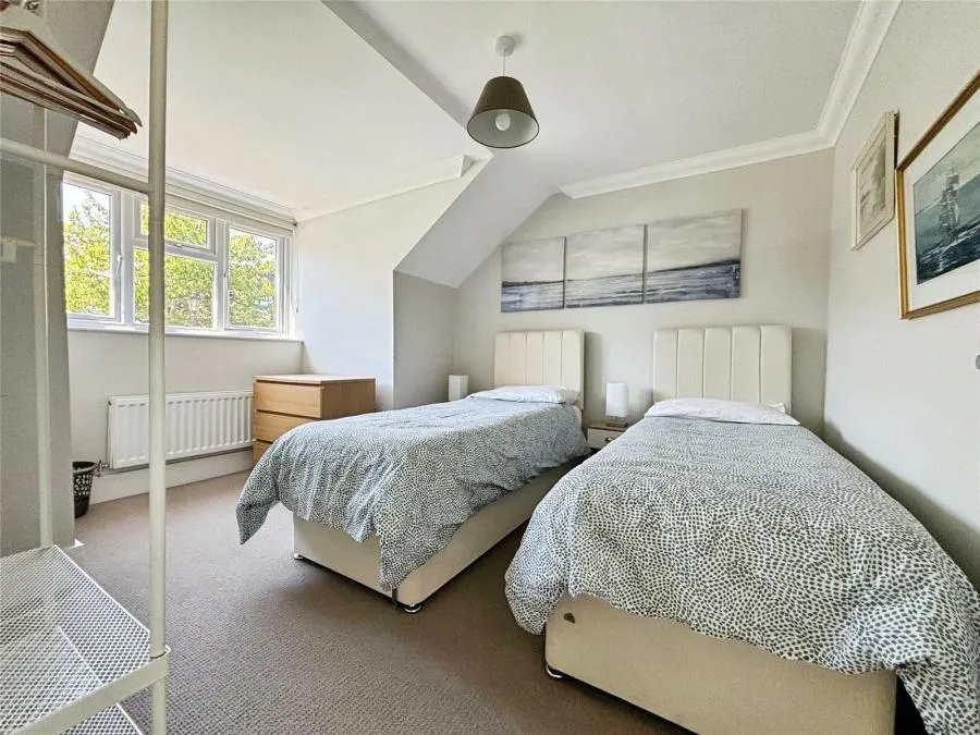 Main Road, Ventnor, PO38, photo 8