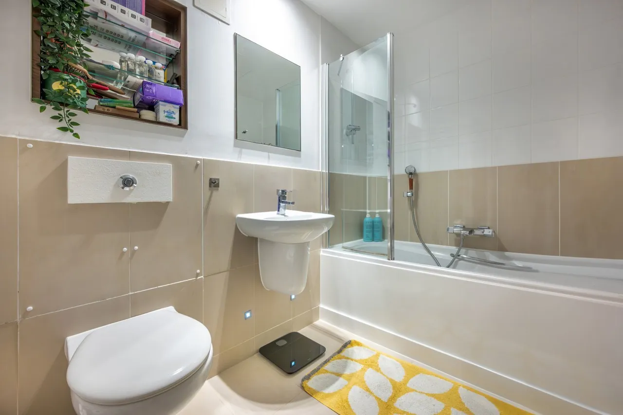 Bridges Court Road, London, SW11, photo 5