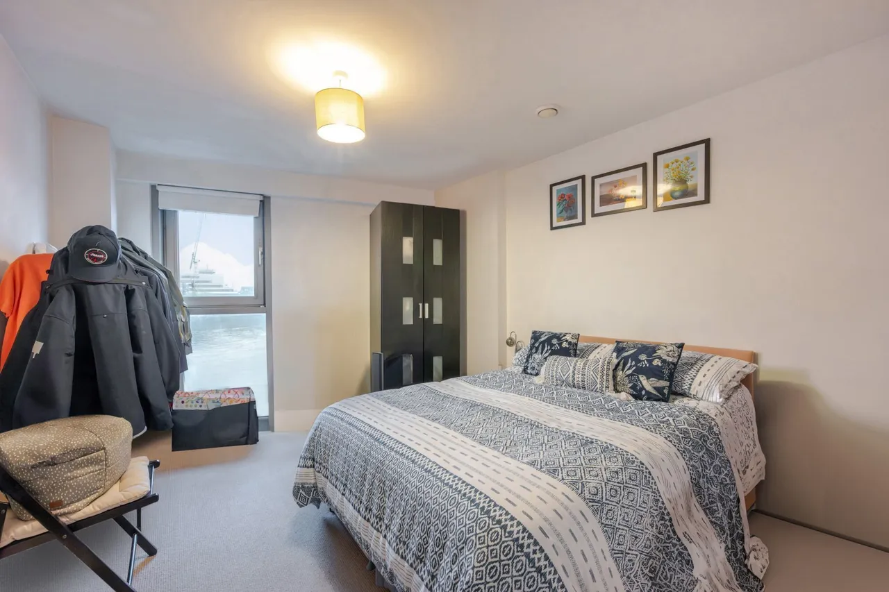 Bridges Court Road, London, SW11, photo 4