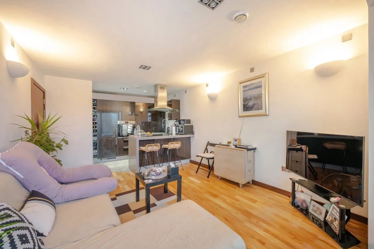Bridges Court Road, London, SW11, photo 9