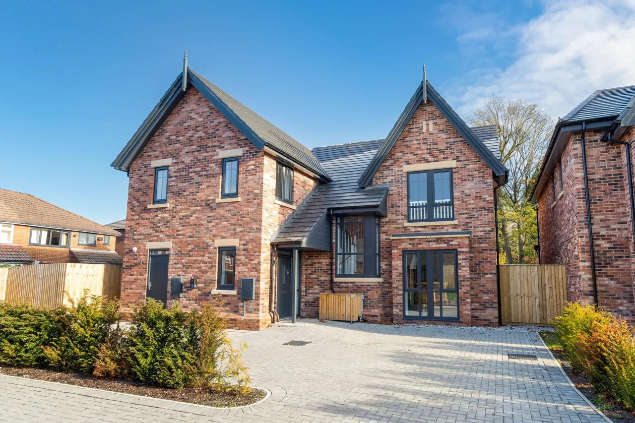 5 bed house for sale, Further Hey Grove, Woodley, SK6