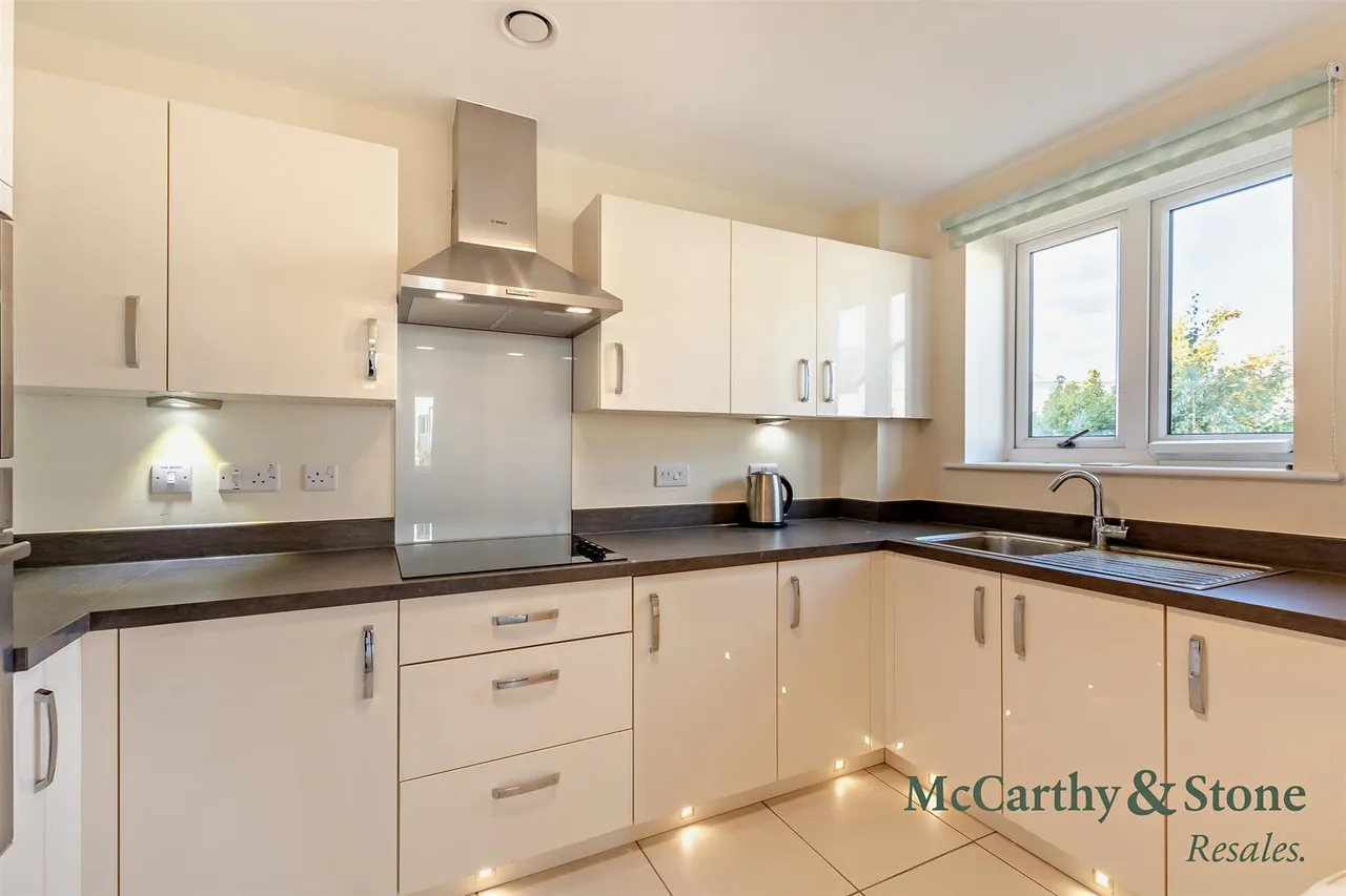 Railway Road, Ilkley, LS29, photo 4