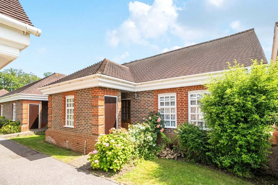 2 bed house for sale, Castle Village, Berkhamsted