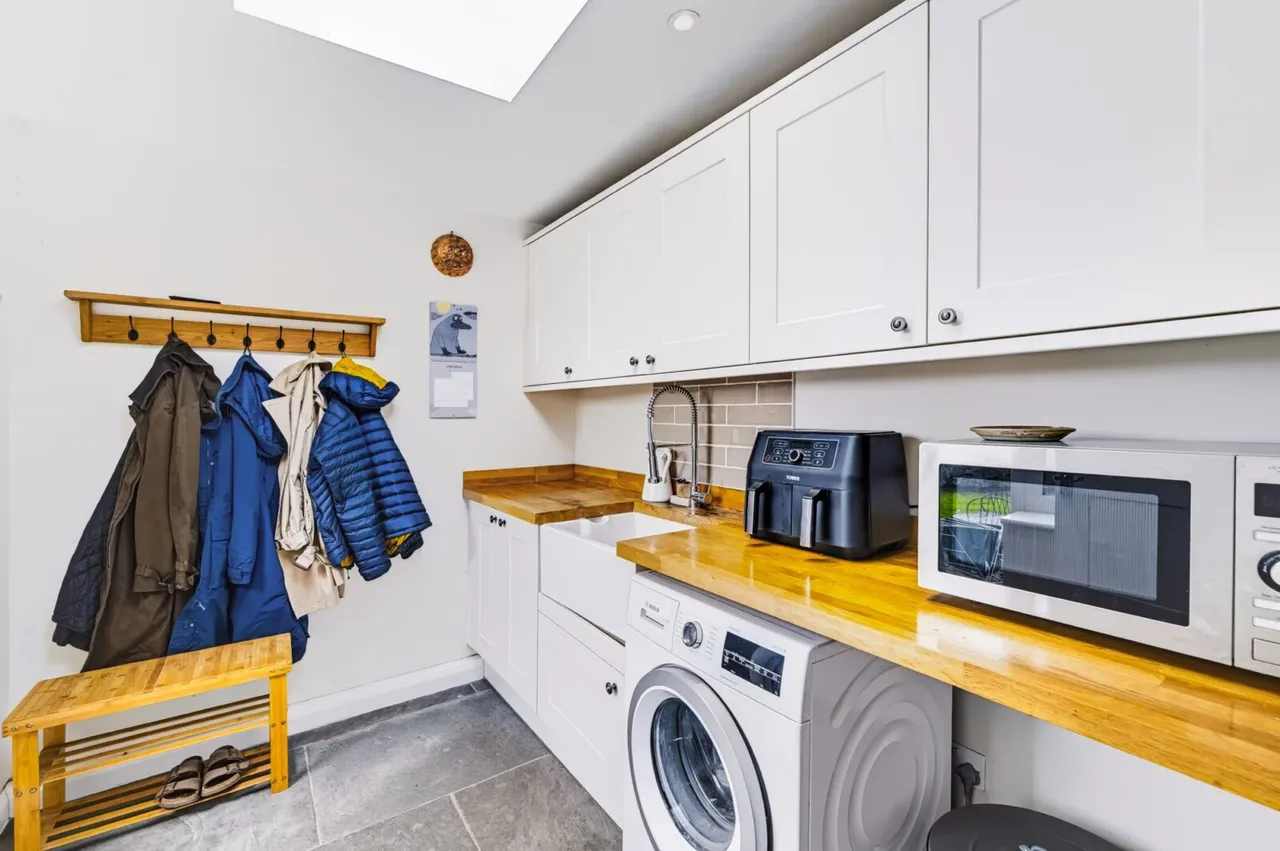Cansiron Lane, Ashurst Wood, RH19, photo 24