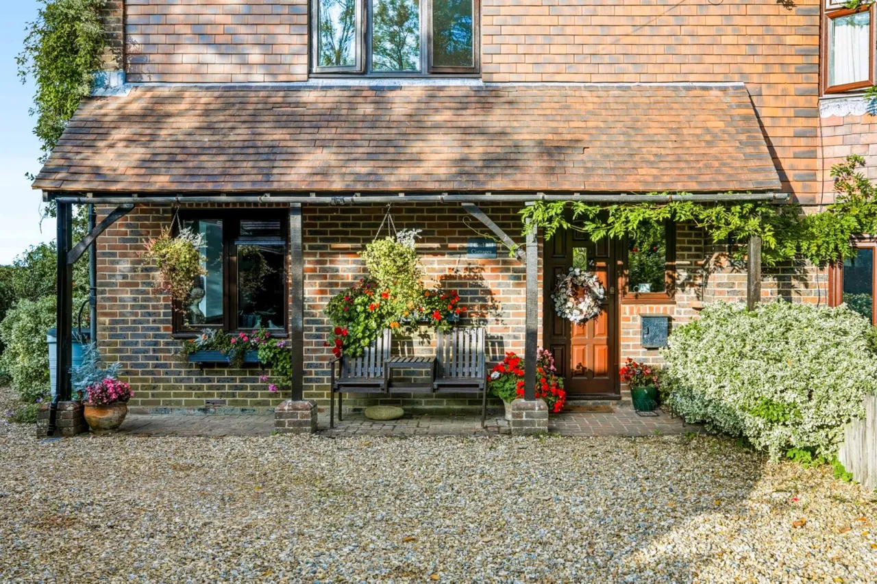 Cansiron Lane, Ashurst Wood, RH19, photo 30