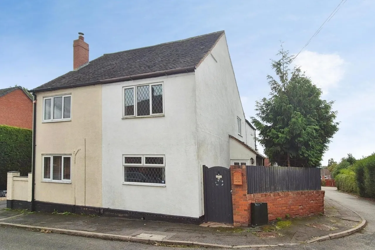 2 bed house for sale — New Street, Chasetown